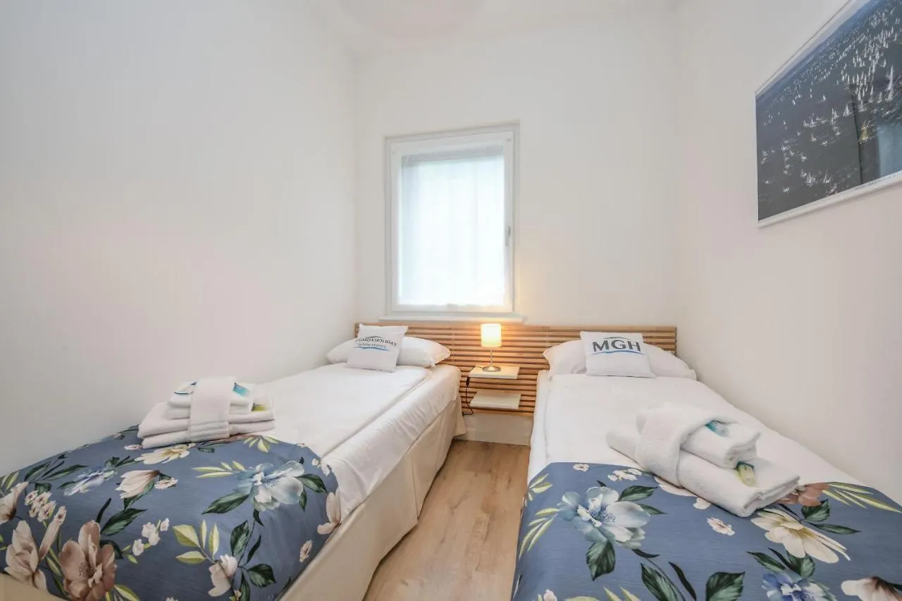 Apartment Ferienwohnung Mgh Torri Del Benaco